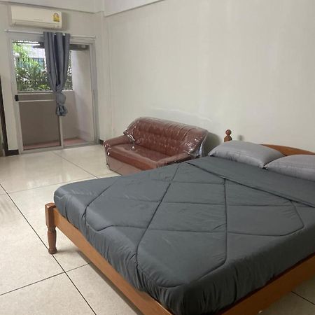 Viriyapon Apartment Bangkok Exterior photo